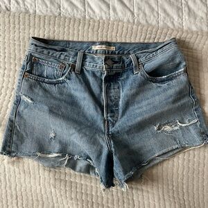 Levi’s Women's classic wedgie shorts